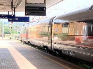 Il Frecciarossa alla stazione di Orte