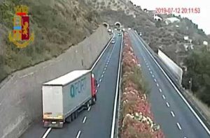 Imperia - Tir contromano sulla A10