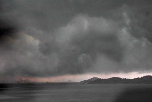 Una tempesta