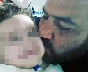 Il padre Leroy Alves col figlio