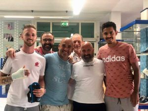 André Anderson e Manuel Lazzari con lo staff dell'ortopedia Giuliani