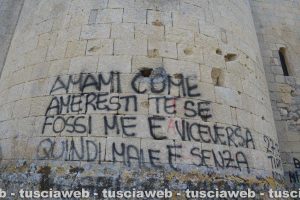 Scritte sulle mura della chiesa di San Giacomo