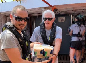 Lampedusa - La foto di Open Arms sull'arrivo di Richard Gere e sull'aiuto che sta dando all'associazione