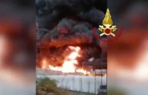 Gaglianico - Incendio in azienda di recupero plastica