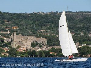 Il lago - Il castello di Bolsena