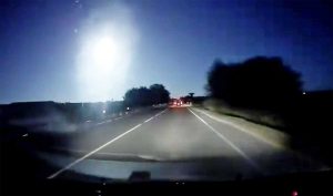 Oristano - La meteora illumina la notte