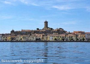 Lago di Bolsena - Vista su Marta - Foto di Luca Viviani