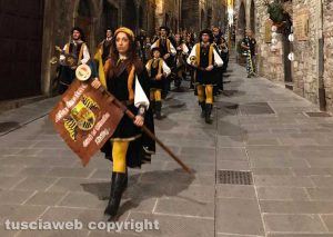 Le sbandieratrici e gli sbandieratori Città di Viterbo a Gubbio