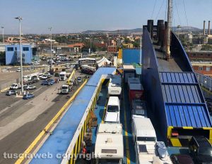 Turisti viterbesi bloccati su una nave a Civitavecchia