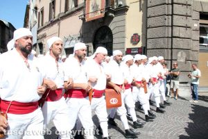 I facchini durante il giro delle sette chiese