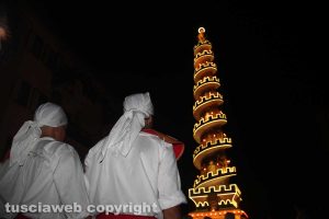 Minimacchina di santa Rosa - Spirale di fede sfila per le vie del Pilastro