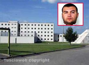 Mammagialla - Nel riquadro il boss Vincenzo Santapaola