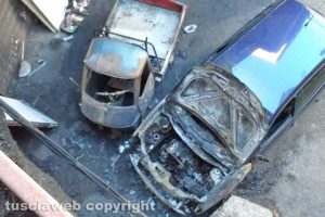 Corchiano - Apetto e auto in fiamme nella notte