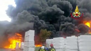Avellino - Esplosione in una fabbrica di batterie d'auto