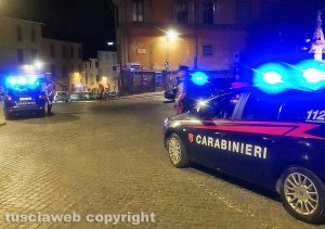 Viterbo - Controlli dei carabinieri nel centro storico - Piazza San Faustino