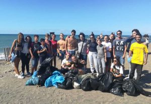 Tarquinia - "Mare da amare", I giovani democratici ripuliscono le spiagge