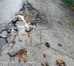 San Martino al Cimino - Buche in piazza donna Olimpia
