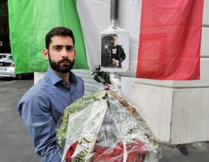 Roma - I fiori deposti da Gioventù nazionale sulla tomba di Cerciello Rega