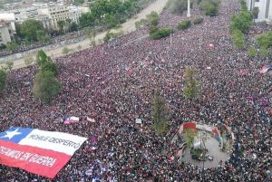 Proteste in Cile, la grande marcia a Santiago