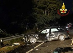 Grosseto - Scontro tra quattro auto e un tir, un morto e due feriti