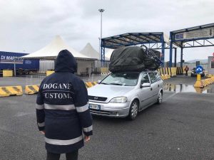 Il sequestro dei funzionari dell’agenzia delle dogane e dei Monopoli di Civitavecchia