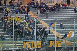 Sport - Calcio - Viterbese - La curva gialloblù
