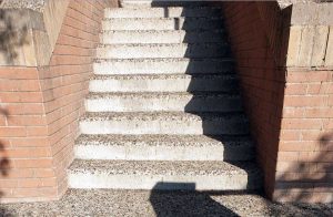 Montalto di Castro - Sporcizia all'Ara Pacis