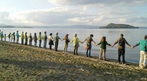 Capodimonte - Flashmob l'abbraccio del lago