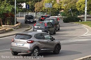 Viterbo - Auto contromano tra via Aldo Moro e via Garbini