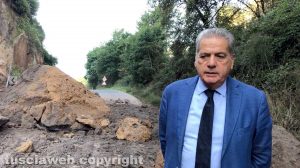 Frana in strada Acquabianca - Il sindaco Arena sul posto