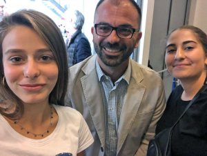 Le studentesse dell'istituto omnicomprensivo di Orte con il ministro Lorenzo Fioramonti