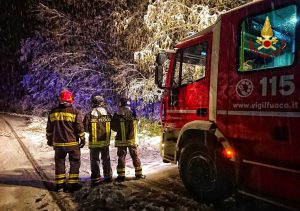Neve - Vigili del fuoco al lavoro