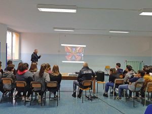 Vasanello - La polizia ferroviaria incontra i ragazzi dell'istituto Monaci