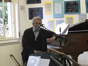 Gli alunni delle medie a lezione col maestro Nicola Piovani