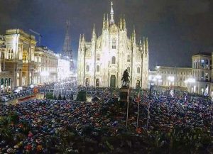 Milano - Le sardine in piazza Duomo