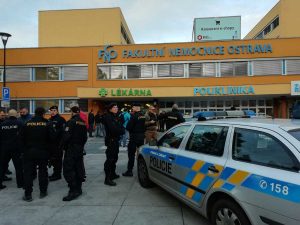 Ostrava - Sparatoria in ospedale, almeno 6 morti