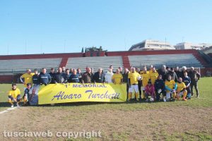 Viterbo - Lo striscione per Alvaro Turchetti al campo di calcio di Villanova