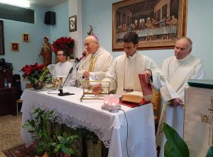Il vescovo Fumagalli in visita al centro geriatrico Giovanni XIII