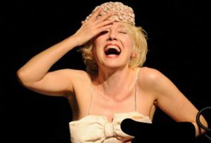 Nicoletta Braschi in "Giorni Felici"