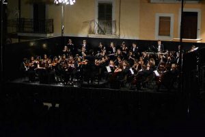 L'orchestra filarmonica Vittorio Calamani