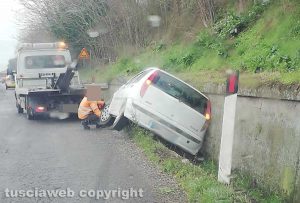 Montefiascone - Auto fuori strada sulla Cassia nord