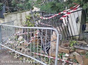 Montefiascone - Il muro di cinta distrutto nell'incidente
