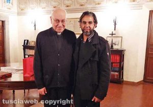 Viterbo - Il vescovo Lino Fumagalli e Mohamed Kdib