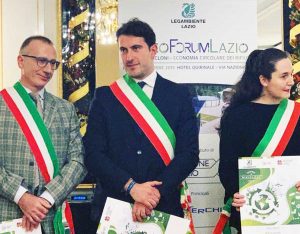 Roma - Il sindaco Profili ritira il premio come “comune riciclone”