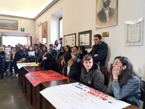 Bagnoregio - Gli studenti dell'agrario in comune per parlare di trasporti