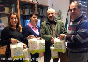 La consegna dei pannolini alla Cisl