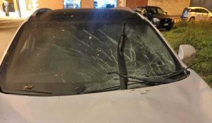 Andria - L'auto danneggiata dalla bomba carta