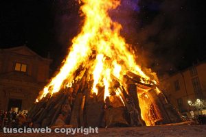 Viterbo - Il Sacro fuoco di Sant'Antonio a Bagnaia
