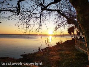 Tramonto sul lago di Trevignano