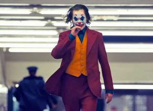 Una scena di Joker, il film con Joaquin Phoenix